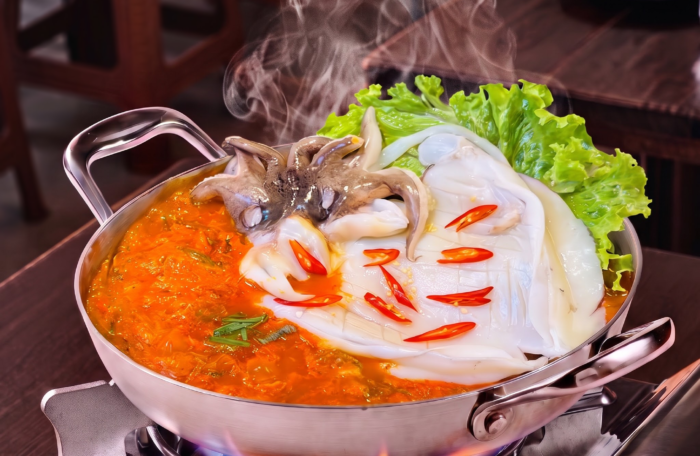 Lẩu Kim Chi Mực